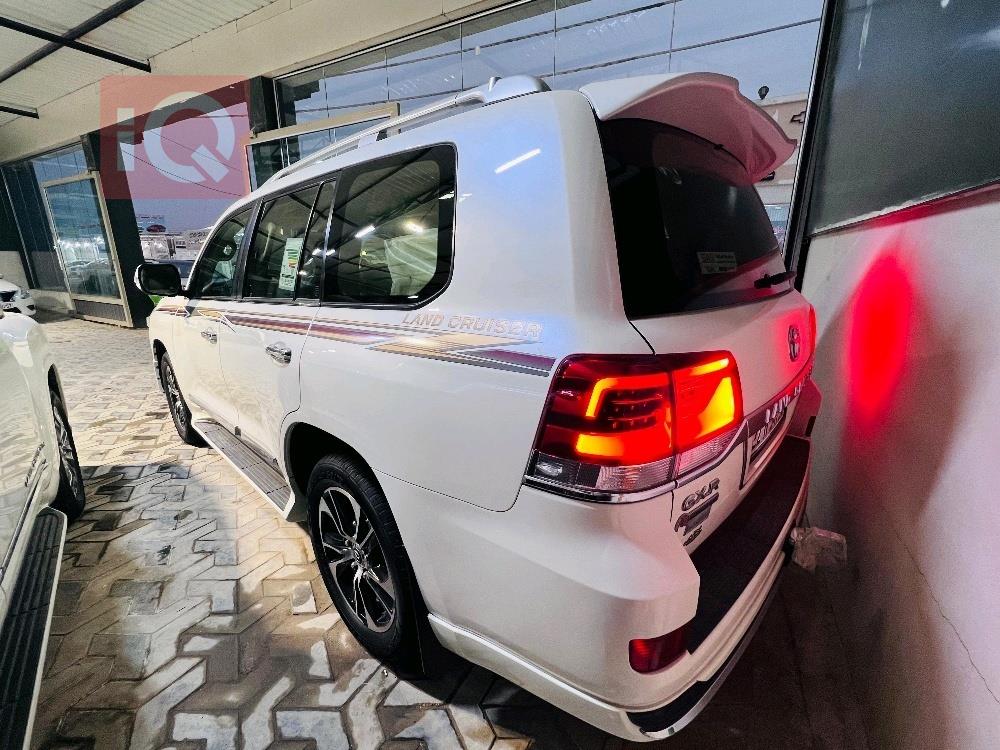 تويوتا لاندكروزر